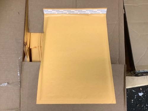 Box of 10x13 Padded Envelopes, Appears new - Lot 97