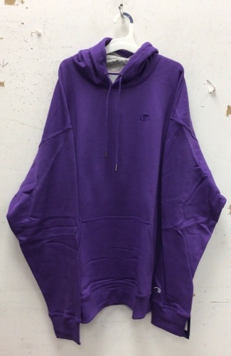 Champion Hoodie, 3XL, New - Lot 357