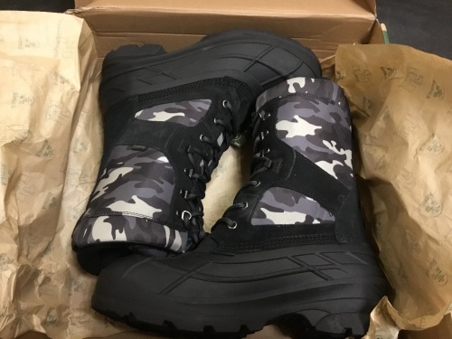 Kamik Men's Nationplus Snow Boot, Black Camo, Size 10 - Appear New   - Lot 427