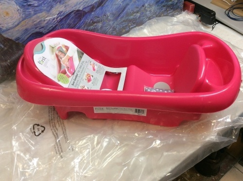 The First Years Sure Comfort Deluxe Newborn to Toddler Tub Pink - Appears New   - Lot 635