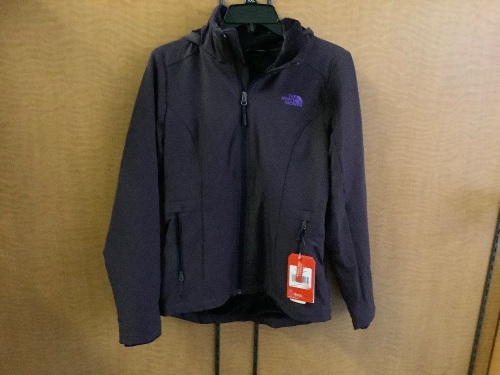 The North Face Women's Hoodie, Small, Appears New - Lot 16