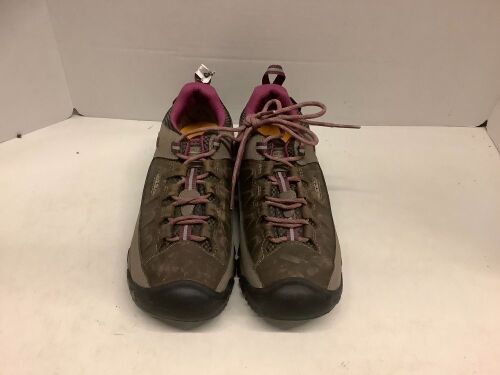 Keen Women's Hiking Boots, 7, Ecommerce Return - Lot 121
