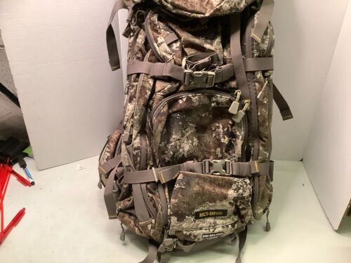 Multi-Day Hunting Pack, 4000, Appears New - Lot 180