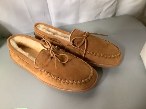 Minnetonka Men's Moc Slippers, 10, Ecommerce Return - Lot 225