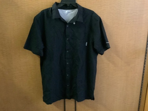 Columbia Men's Vented Shirt, Large, Appears New - Lot 291