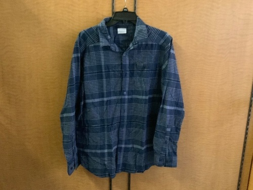 Columbia Men's Plaid Shirt, Medium, Appears New - Lot 302