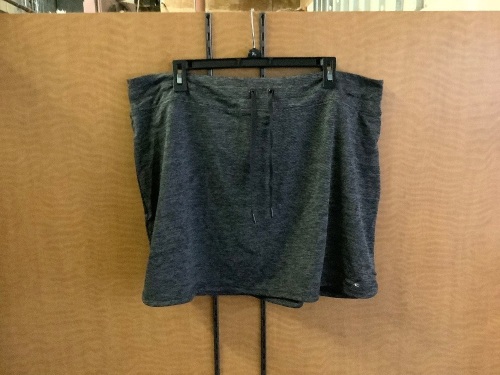 Ascend Women's Skort, XL, Appears New - Lot 352