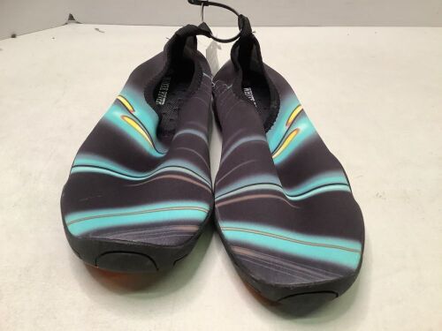 White River Women's Water Shoes, 10, Appears new - Lot 383