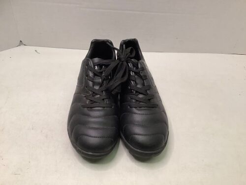 Brava Soccer Boys Shoes, 1D, Ecommerce Return - Lot 405