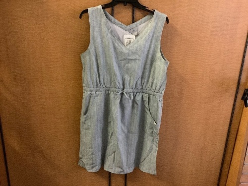 Ascend Active Women's Tank, Large, Appears New - Lot 463