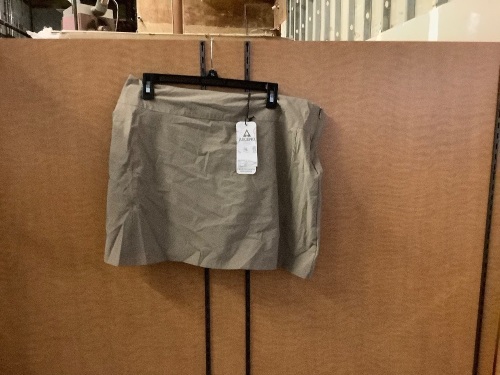 Ascend Women's Skort, 14, Appears New - Lot 517