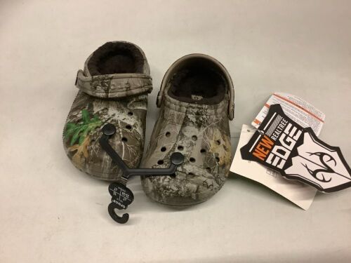 Crocs, Childs Size 7, Appears New - Lot 558