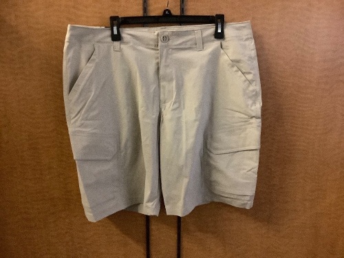 Under Armour Men's Shorts, 38, Appears New - Lot 622