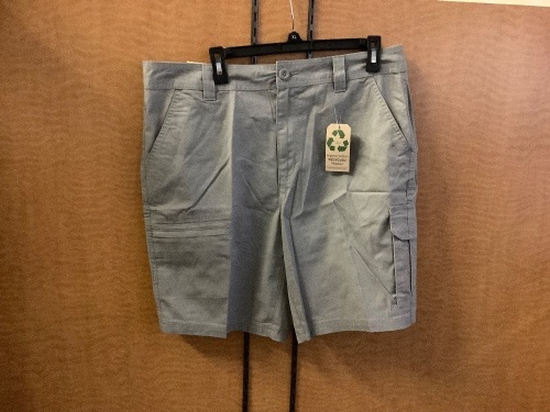 Red Head Men's Shorts, 36, Appears New - Lot 659