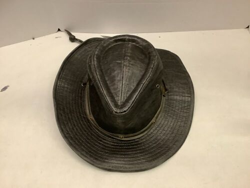 Red Head Men's Hat, Large, Appears New - Lot 952