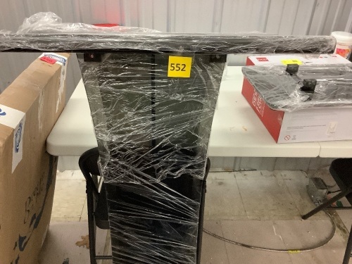 Podium - Lot 552