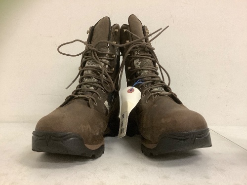 Danner Mens Boots, 10EE, Appears new - Lot 340