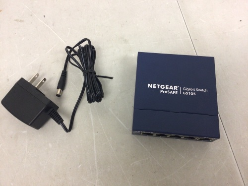 NetGear 5-Port Gigabit Ethernet Switch, Powers Up, Appears New - Lot 725