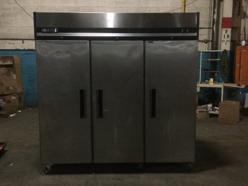 Central Exclusive 69K-036 Reach-In Freezer - 3 Doors, 72 Cu. Ft., 81"W - Central Restaurant Products. Untested. Cannot Test because of 230V Plug - Lot 41