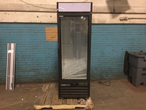 Central Exclusive 69K-054 Swing Glass Door Merchandiser Refrigerator, 1 Door, 23 Cu Ft., 27"W. For Repair or Parts. Does not get cold - Lot 110