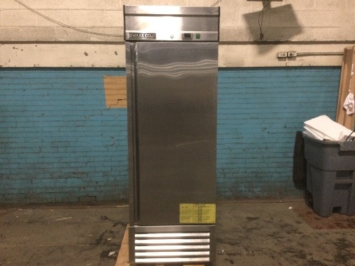 MXSR-23FDHC 27" Single Door Reach-In Refrigerator, Bottom Mount. For Repair or Parts. Flashes a Code and Does Not Get Cool - Lot 111