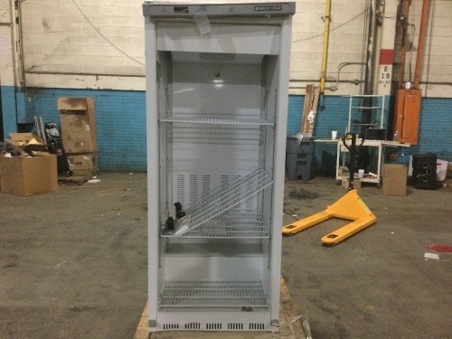 Maxx Cold MXX-23R Reach-In Refrigerator. For Parts or Repair. Missing Door - Lot 130