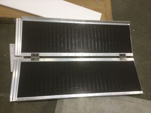 4' Folding Portable Aluminum Wheelchair Ramp  - Lot 326