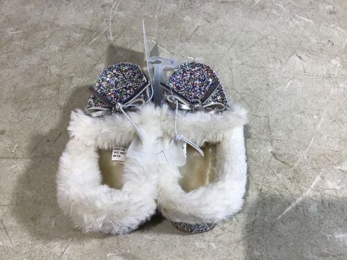 Case of (8) Cat & Jack Toddler Girls' Medora Moccasin Slippers, Multiple Sizes - Lot 337