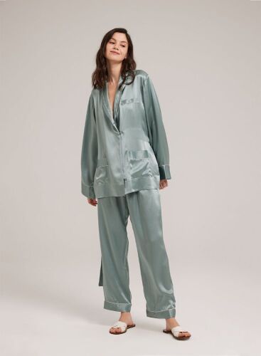 Short Robe Sleepwear Set - Lot 503