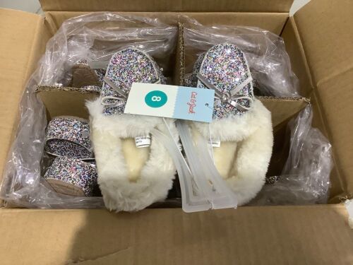 Case of (8) Cat & Jack Girls Paige Moccasin Slippers - Lot 816