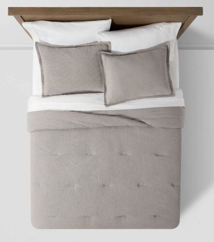 Threshold Washed Waffle Weave Comforter & Pillow Sham Set, King  - Lot 1120