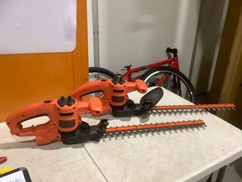 Lot of (2) BLACK+DECKER Electric Hedge Trimmers - Used - Lot 1160