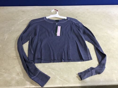 Case of (16) Wild Fable Women's Long Sleeve Boxy Waffle Henley T-Shirt, Multiple Sizes  - Lot 1164
