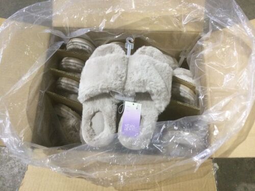 Case of (8) Stars Above Women's Emma Faux Fur Slide Slippers - Multiple Sizes  - Lot 1184