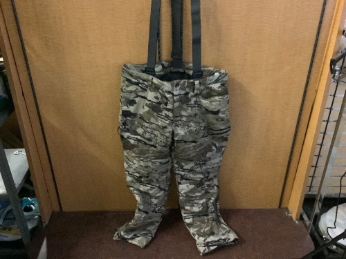 Under Armour Men's Coldgear Bibs, XL, Appears New - Lot 40