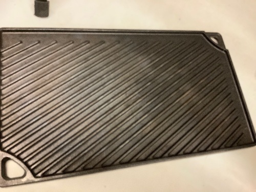Lodge Iron Griddle, Ecommerce Return - Lot 123