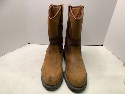 Carhartt mens size 12, ecommcere return, used  - Lot 128