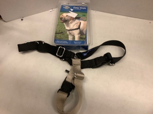 Easy Walk No Pull Harness, Large, Ecommerce Return - Lot 240