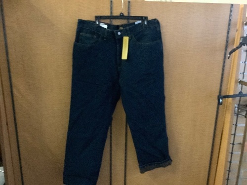 Lee Relaxed Fit Jeans 38 x 30, Appears New - Lot 285