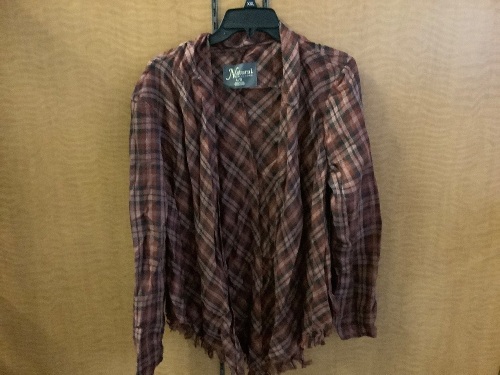 Natural Reflections Plaid, Large, Appears New - Lot 300