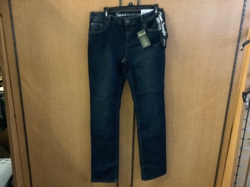 Natural Reflections Women's 12T, Appears New - Lot 374