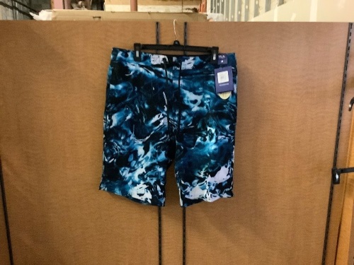 HUK Freeman 21" Shorts, 34, Appears New - Lot 399