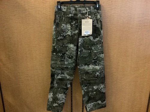 Red Head Silent Hide Youth Pant, Large, Appears New - Lot 416