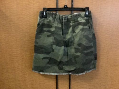 Natural Reflections Women's Skirt, 4, Appears New - Lot 434