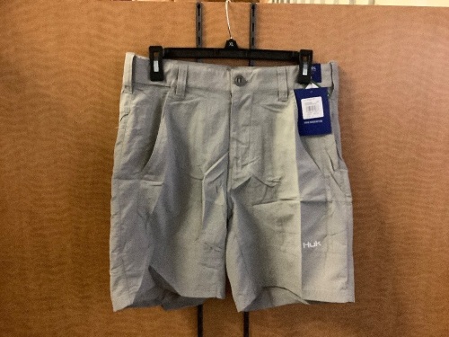 HUK Rogue 18" Men's Shorts, Medium, Appears New - Lot 472