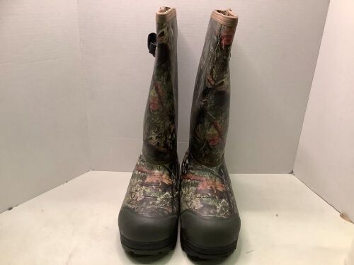 Zoned Comfort Trace 2000 Boots, Men's 8, Appears New, Box Damaged - Lot 534