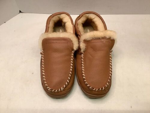Bob timberlake Men's Slippers, 9, Appears New - Lot 565