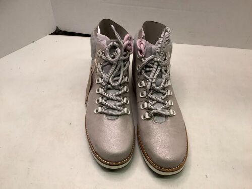 White Mountain Women's Boots, 7.4, Appears New - Lot 586