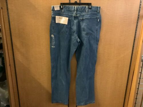 Red Head Men's Jean's 38x34, Appears New - Lot 666
