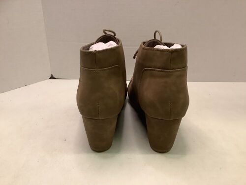 Natural Reflections Women's Booties, 11, Appears New - Lot 679